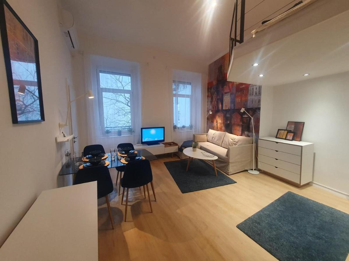Petofi Apartment With Air Condition Budapest Esterno foto