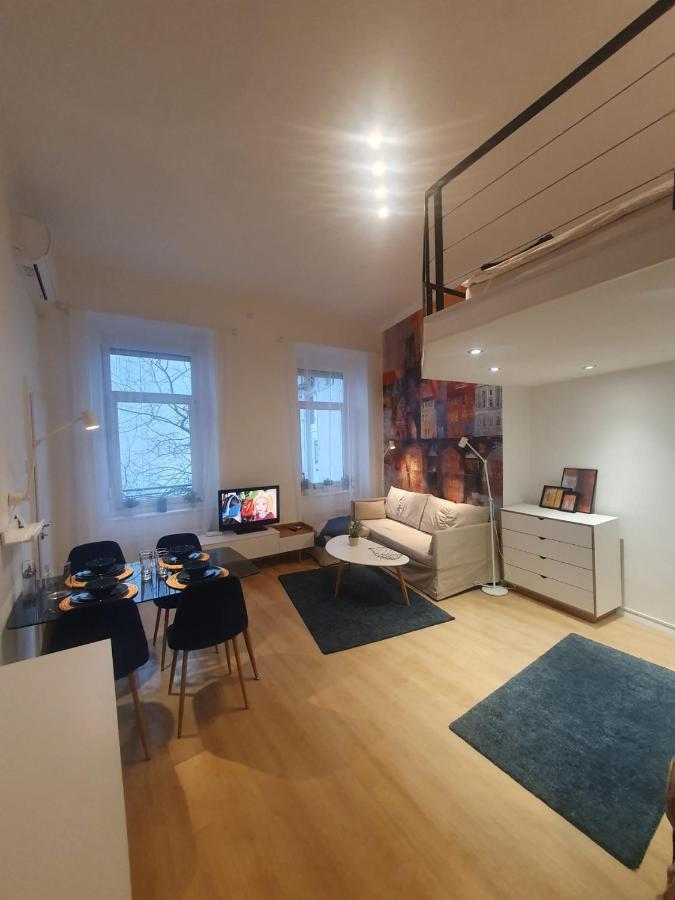 Petofi Apartment With Air Condition Budapest Esterno foto