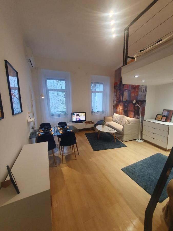 Petofi Apartment With Air Condition Budapest Esterno foto